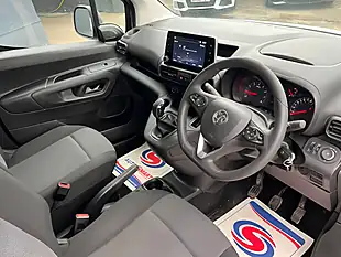 Used 2020 Vauxhall Combo Sportive White - Interior and Exterior details 15