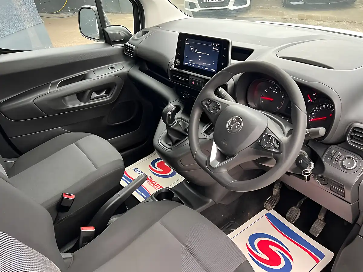 Used 2020 Vauxhall Combo Sportive White - Interior and Exterior details 15