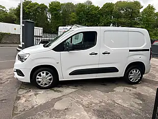 Used 2020 Vauxhall Combo Sportive White - Interior and Exterior details 7