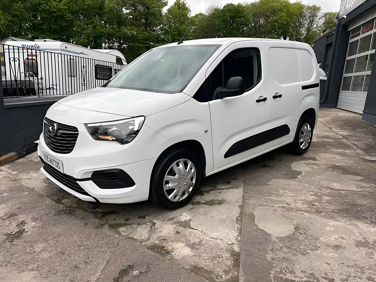 Used 2020 Vauxhall Combo Sportive White - Interior and Exterior details 8