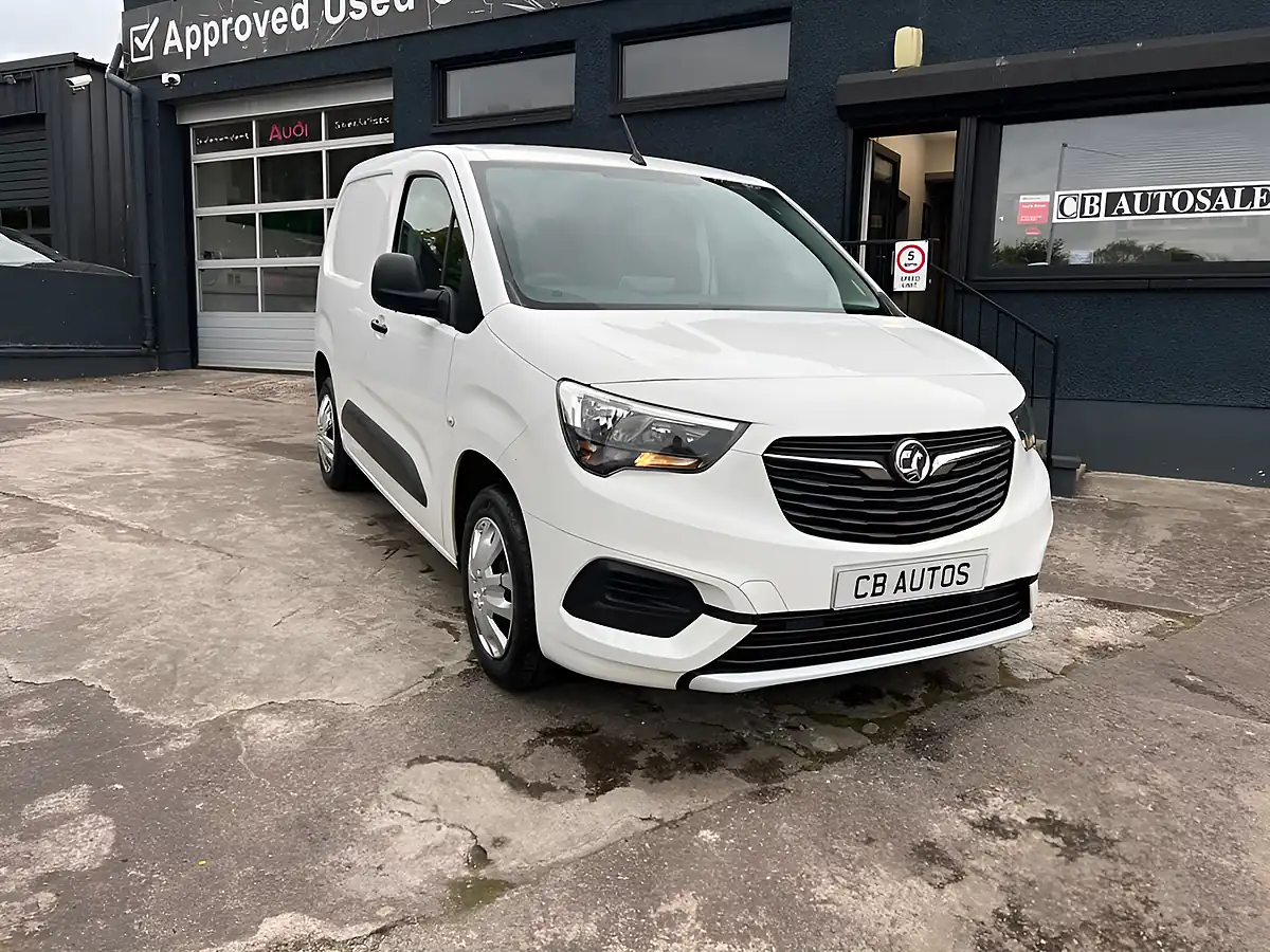 Used 2020 Vauxhall Combo Sportive White - Interior and Exterior details 9