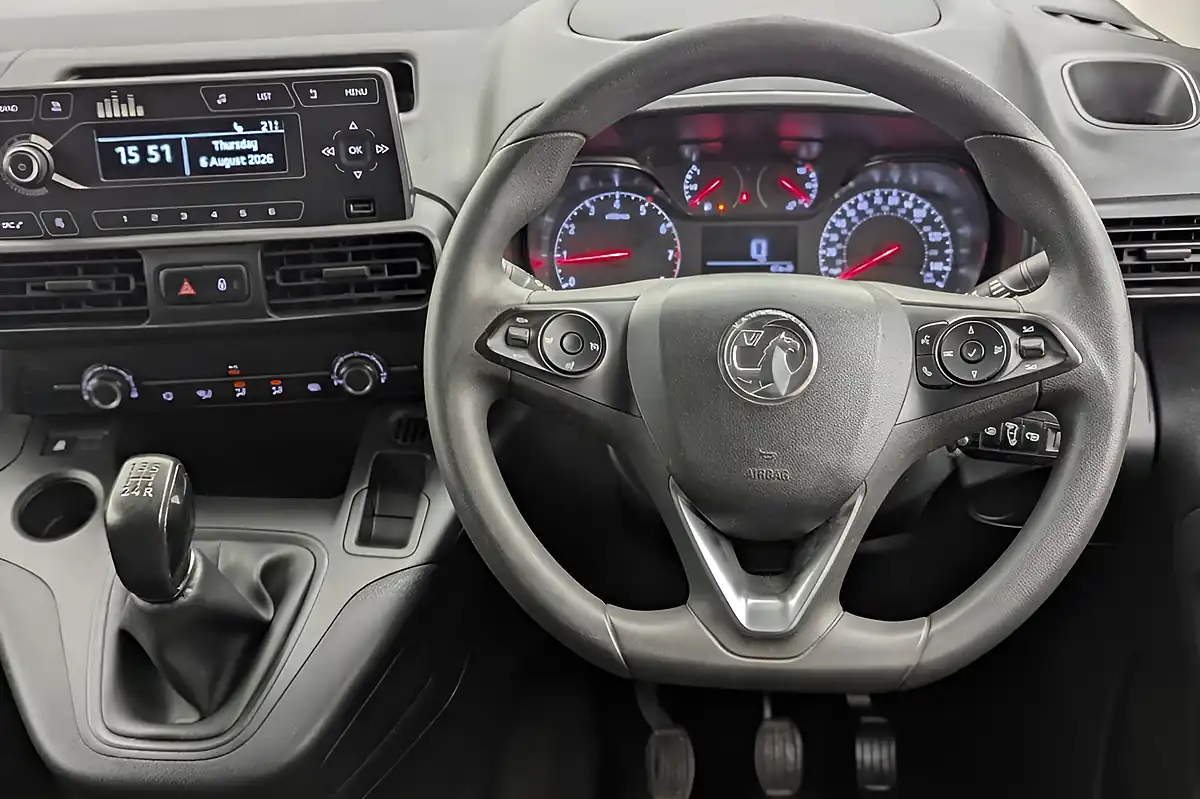Used 2020 Vauxhall Combo Sportive White Jade - Interior and Exterior details 13