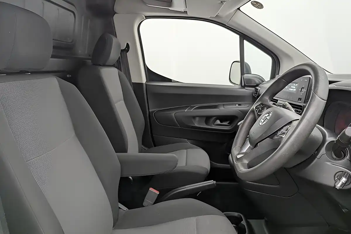 Used 2020 Vauxhall Combo Sportive White Jade - Interior and Exterior details 2