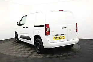 Used 2020 Vauxhall Combo Sportive White Jade - Interior and Exterior details 3