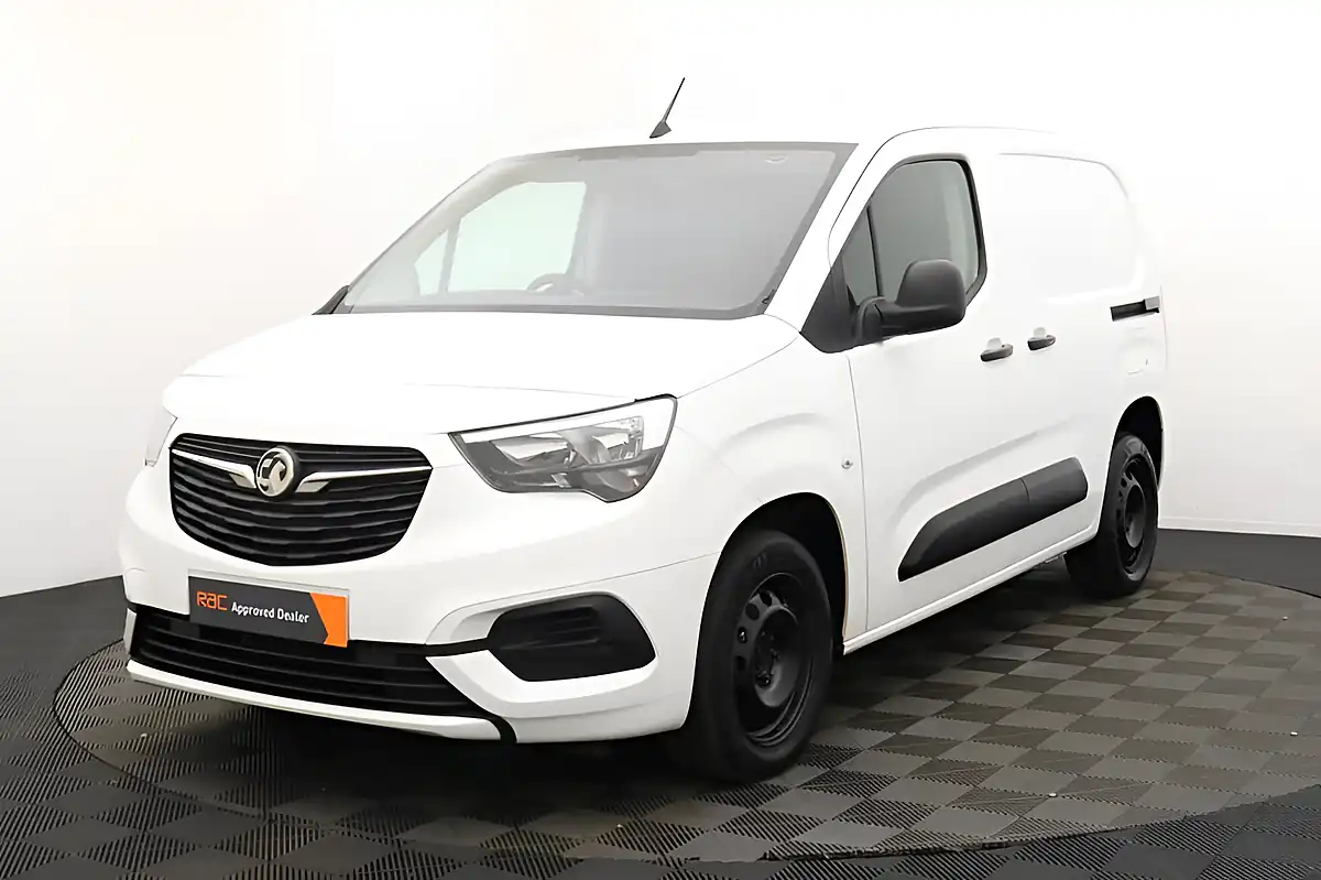 Used 2020 Vauxhall Combo Sportive White Jade - Interior and Exterior details 4