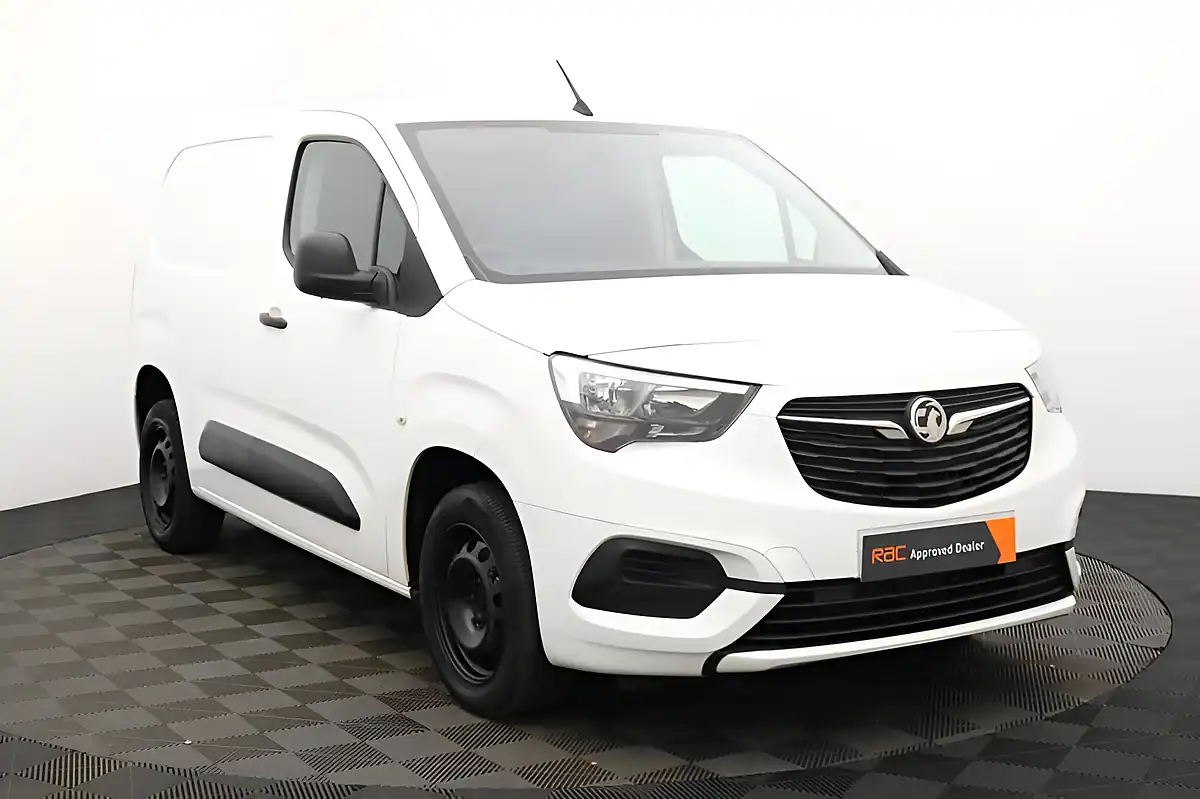 Used 2020 Vauxhall Combo Sportive White Jade - Interior and Exterior details 6