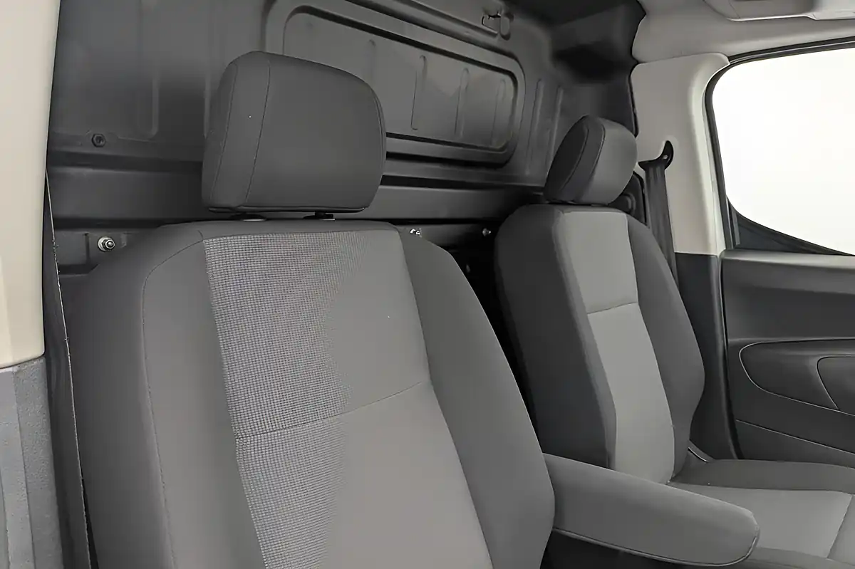 Used 2020 Vauxhall Combo Sportive White Jade - Interior and Exterior details 9