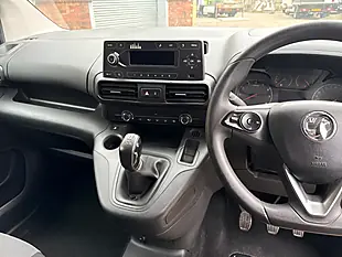 Used 2020 Vauxhall Combo Sportive White Jade - Interior and Exterior details 15