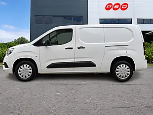 Used 2020 Vauxhall Combo Sportive White Jade - Interior and Exterior details 5