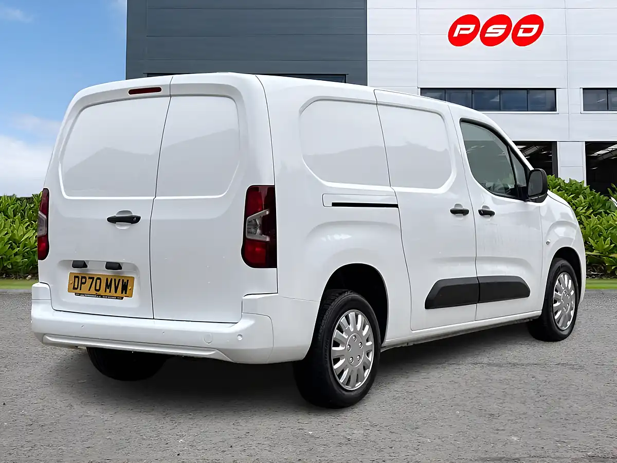 Used 2020 Vauxhall Combo Sportive White Jade - Interior and Exterior details 8
