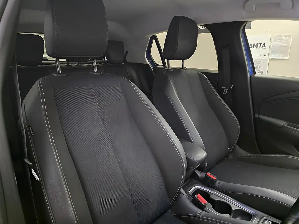 Used 2020 Vauxhall Corsa Electric Elite Nav Blue - Interior and Exterior details 17