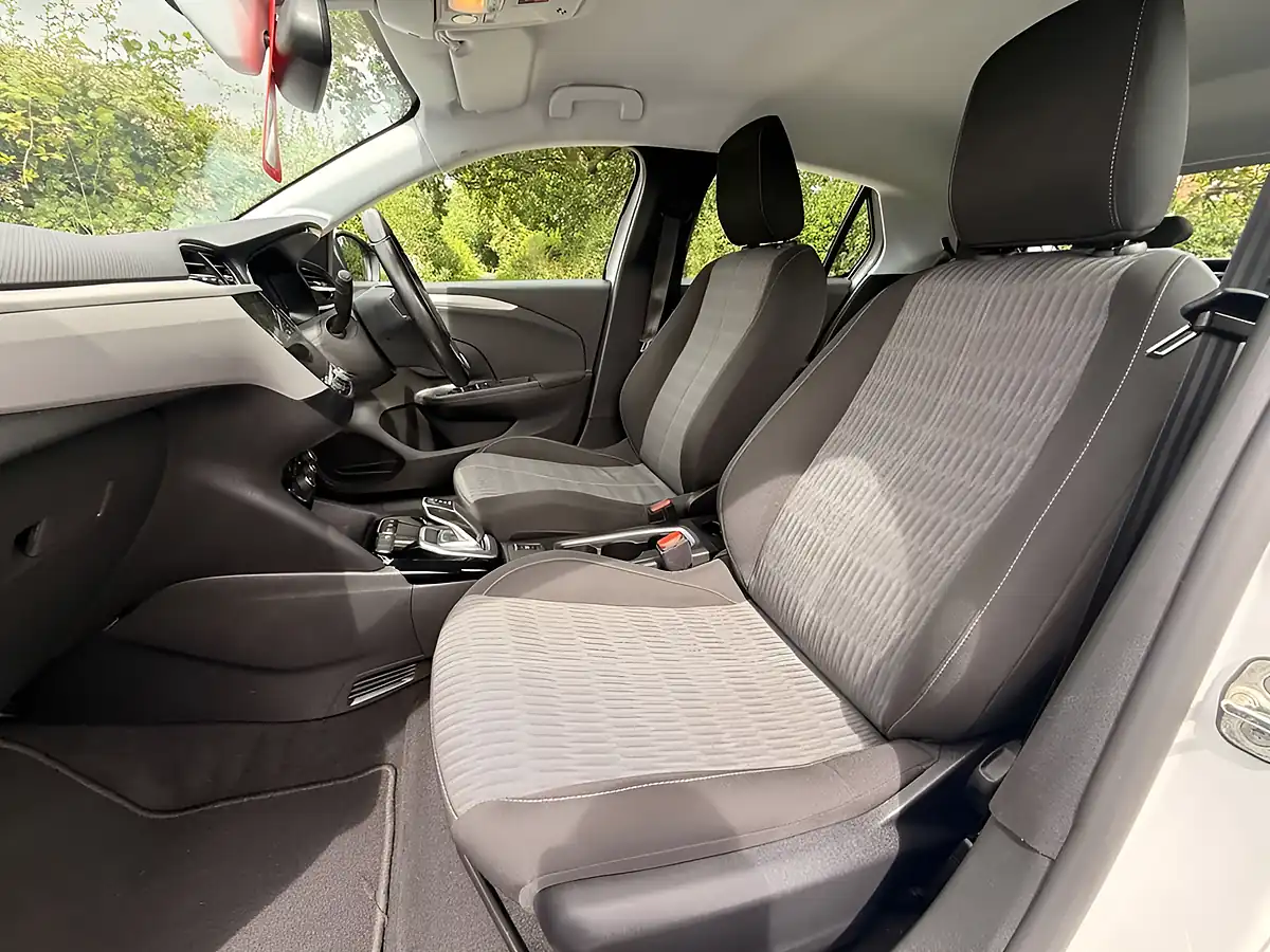 Used 2020 Vauxhall Corsa Electric Se Nav White - Interior and Exterior details 10