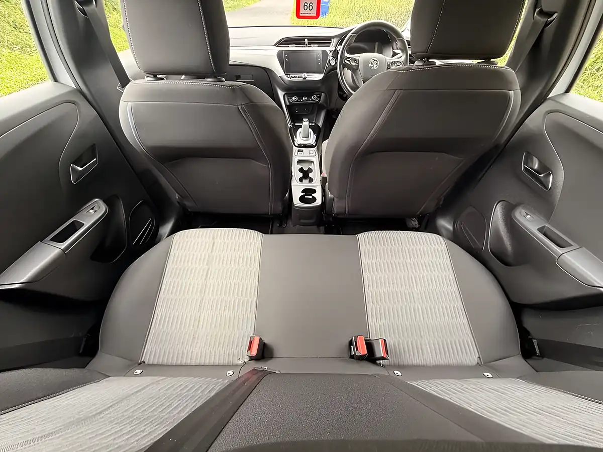 Used 2020 Vauxhall Corsa Electric Se Nav White - Interior and Exterior details 15