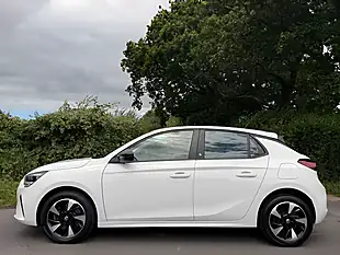 Used 2020 Vauxhall Corsa Electric Se Nav White - Interior and Exterior details 5
