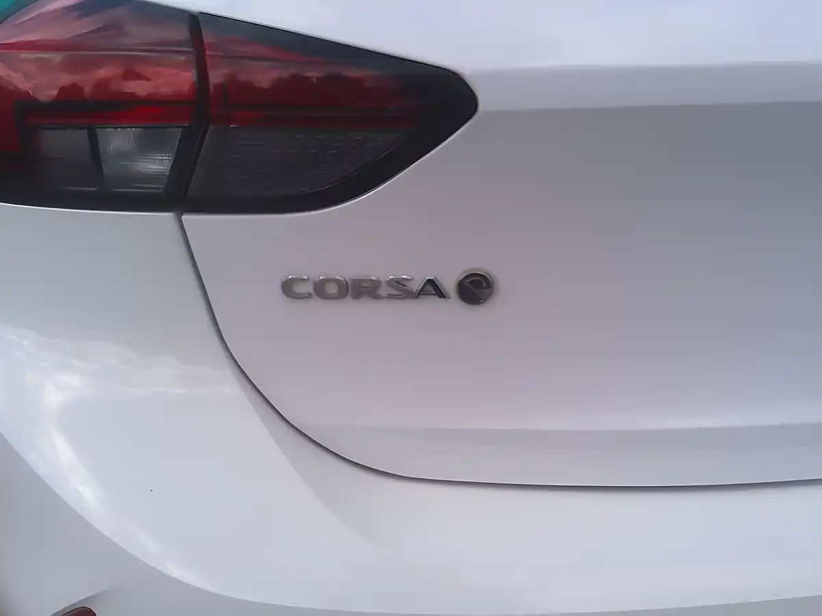 Used 2020 Vauxhall Corsa Electric Se Nav White - Interior and Exterior details 10