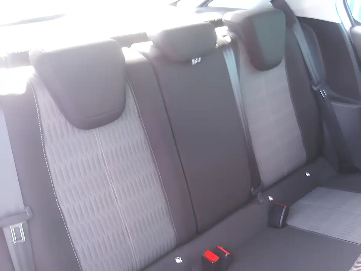 Used 2020 Vauxhall Corsa Electric Se Nav White - Interior and Exterior details 17