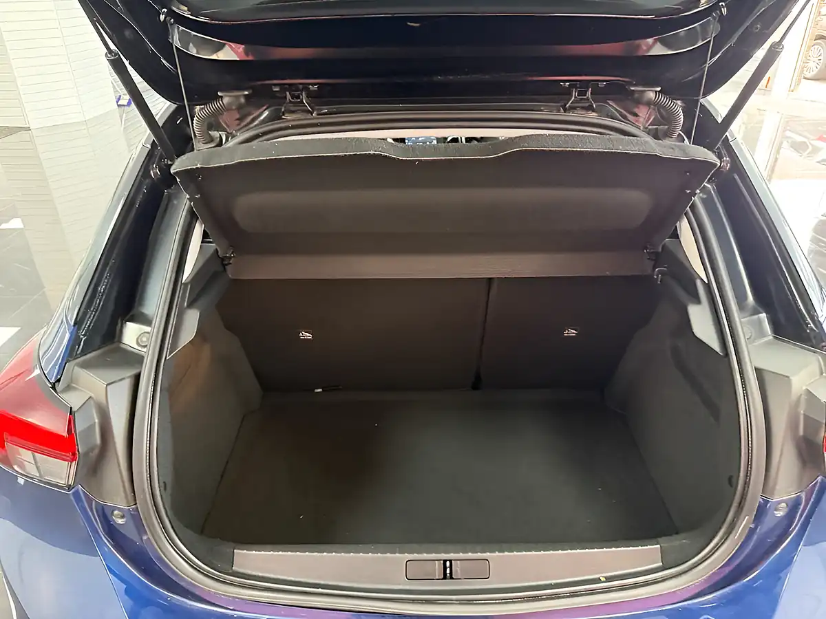 Used 2020 Vauxhall Corsa Elite Nav Blue - Interior and Exterior details 9