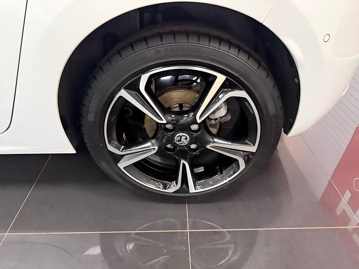 Used 2020 Vauxhall Corsa Elite Nav Premium White - Interior and Exterior details 10