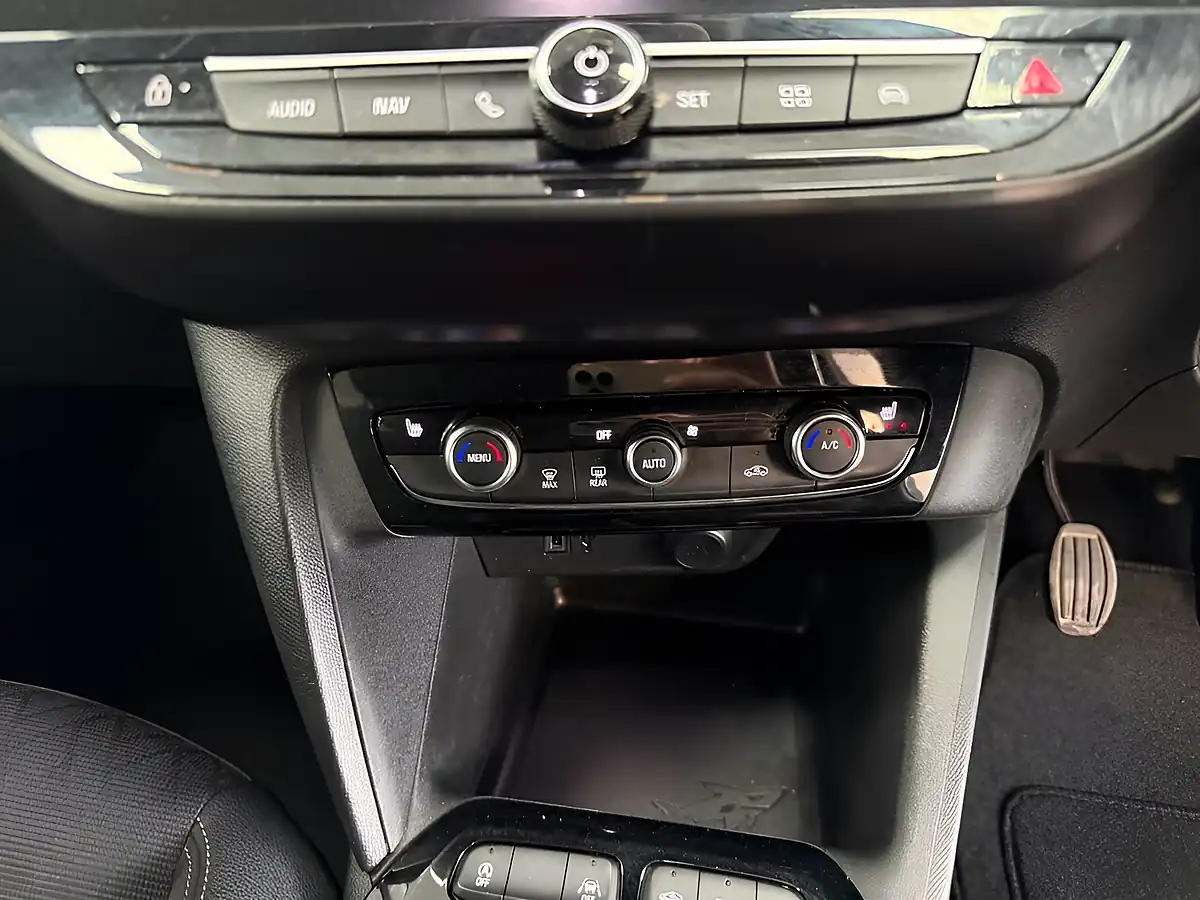 Used 2020 Vauxhall Corsa Elite Nav Premium White - Interior and Exterior details 19