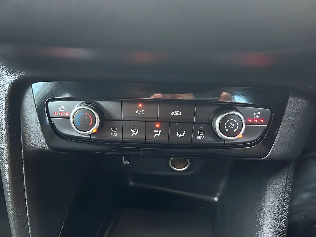 Used 2020 Vauxhall Corsa Elite Nav White - Interior and Exterior details 11