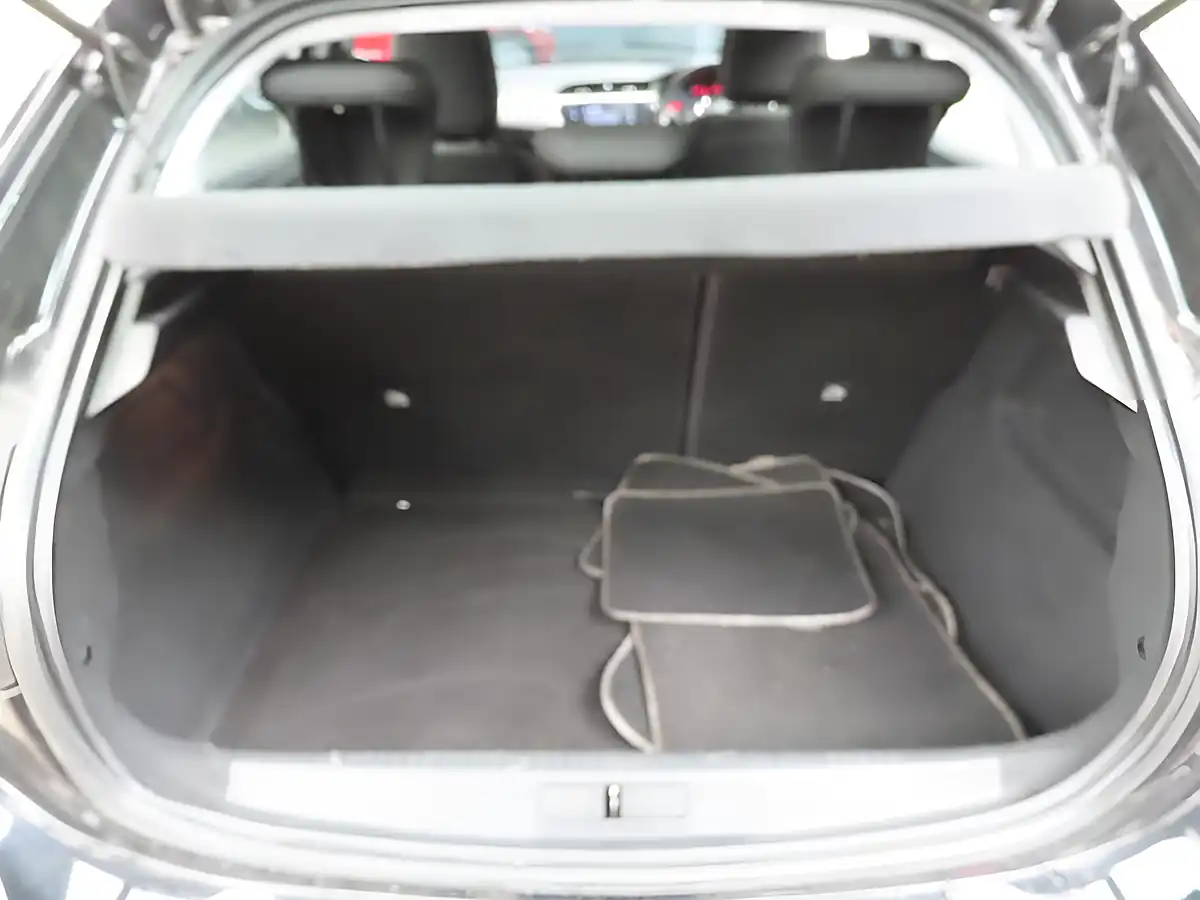 Used 2020 Vauxhall Corsa Se Nav Black - Interior and Exterior details 6