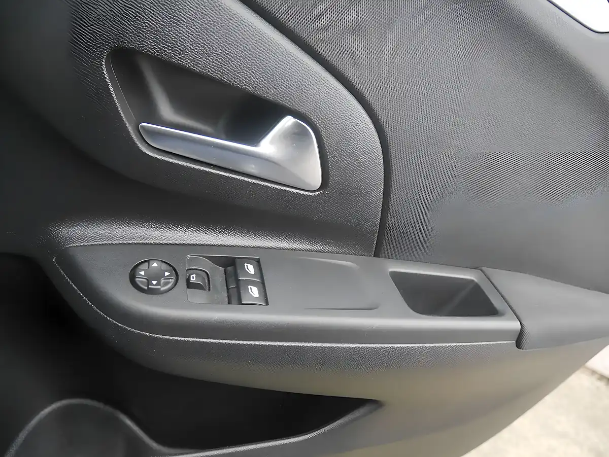 Used 2020 Vauxhall Corsa Se Navy Blue - Interior and Exterior details 17