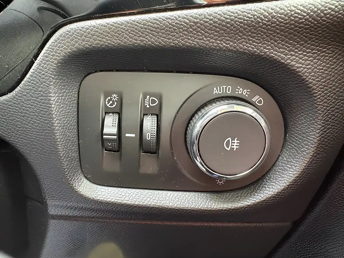 Used 2020 Vauxhall Corsa Se Premium Blue - Interior and Exterior details 18