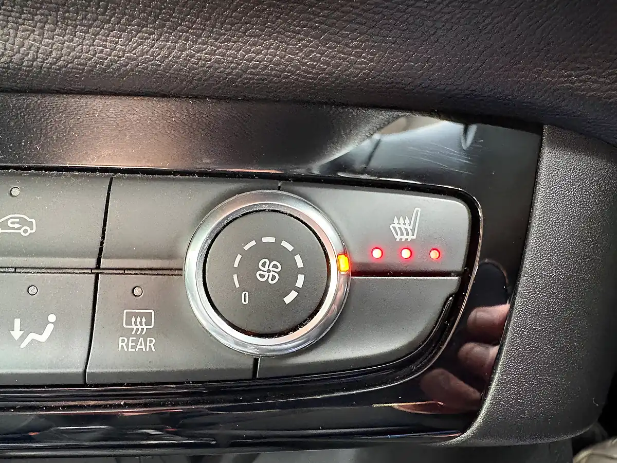 Used 2020 Vauxhall Corsa Se Premium Blue - Interior and Exterior details 19