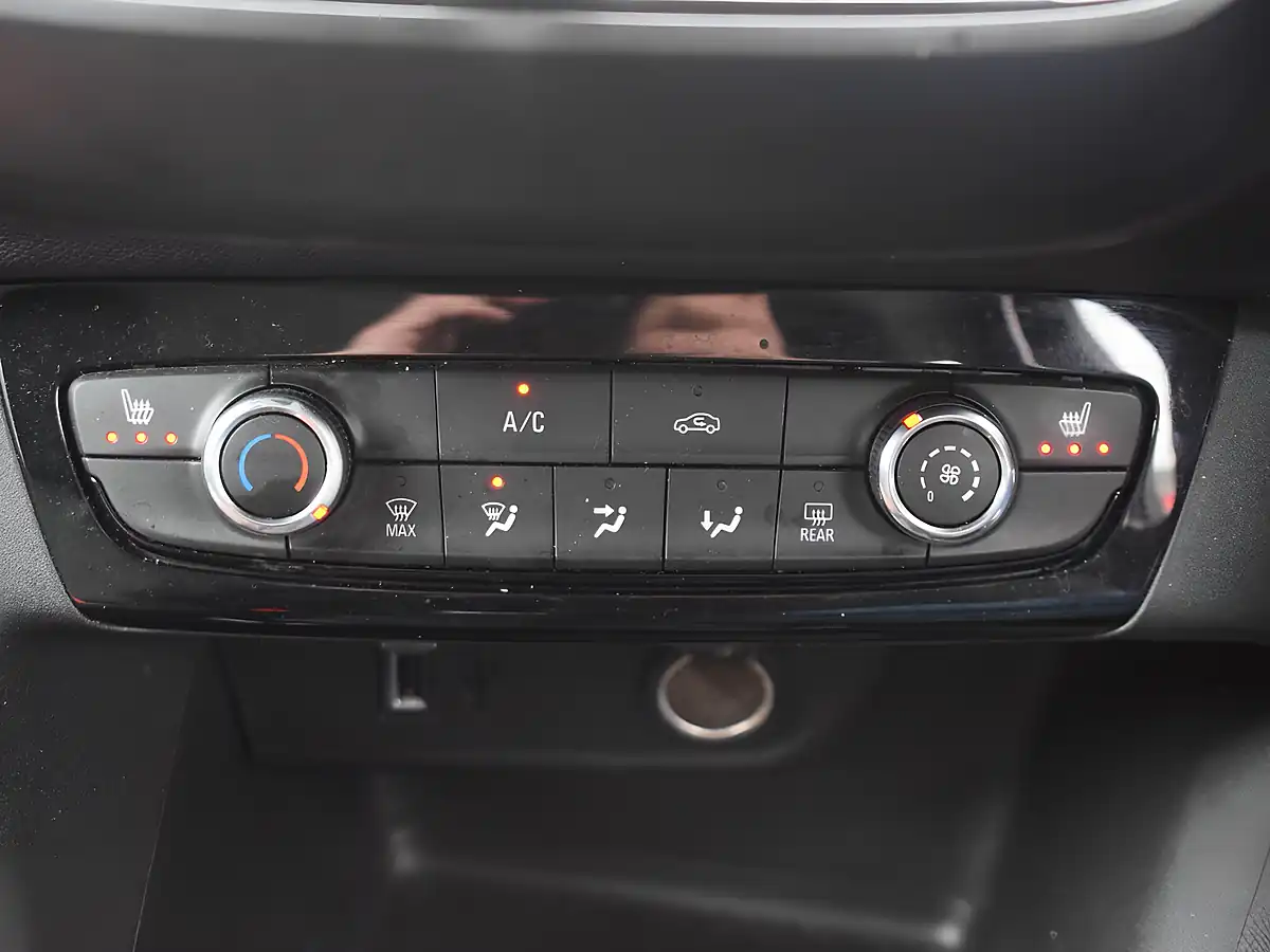 Used 2020 Vauxhall Corsa Se Premium Orange - Interior and Exterior details 14