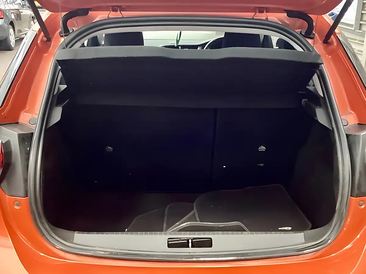 Used 2020 Vauxhall Corsa Se Premium Orange - Interior and Exterior details 7
