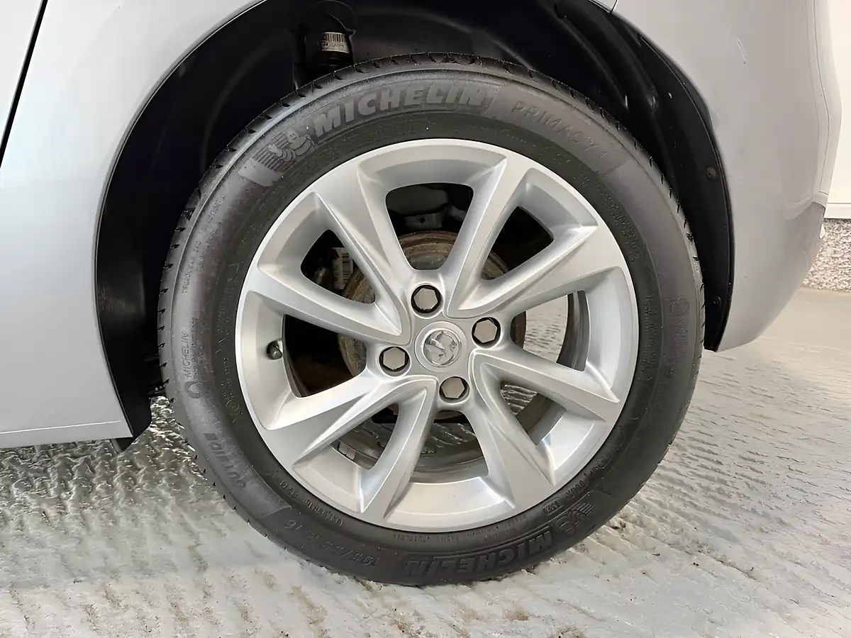 Used 2020 Vauxhall Corsa Se Premium Quartz Grey - Interior and Exterior details 4