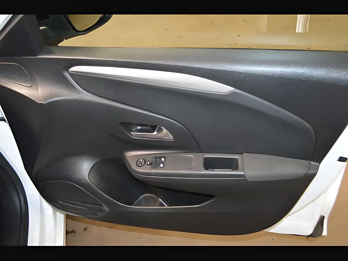 Used 2020 Vauxhall Corsa Se Premium Summit White - Interior and Exterior details 14