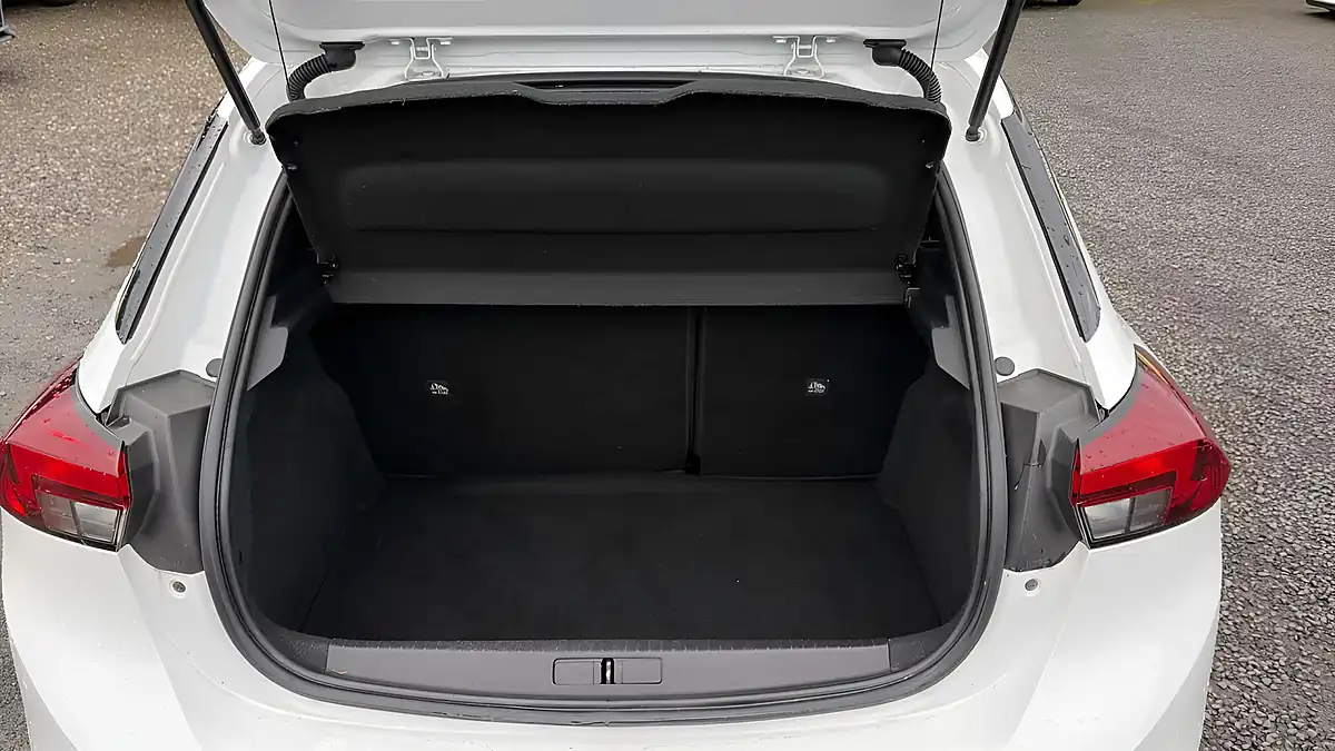Used 2020 Vauxhall Corsa Se Premium White - Interior and Exterior details 15