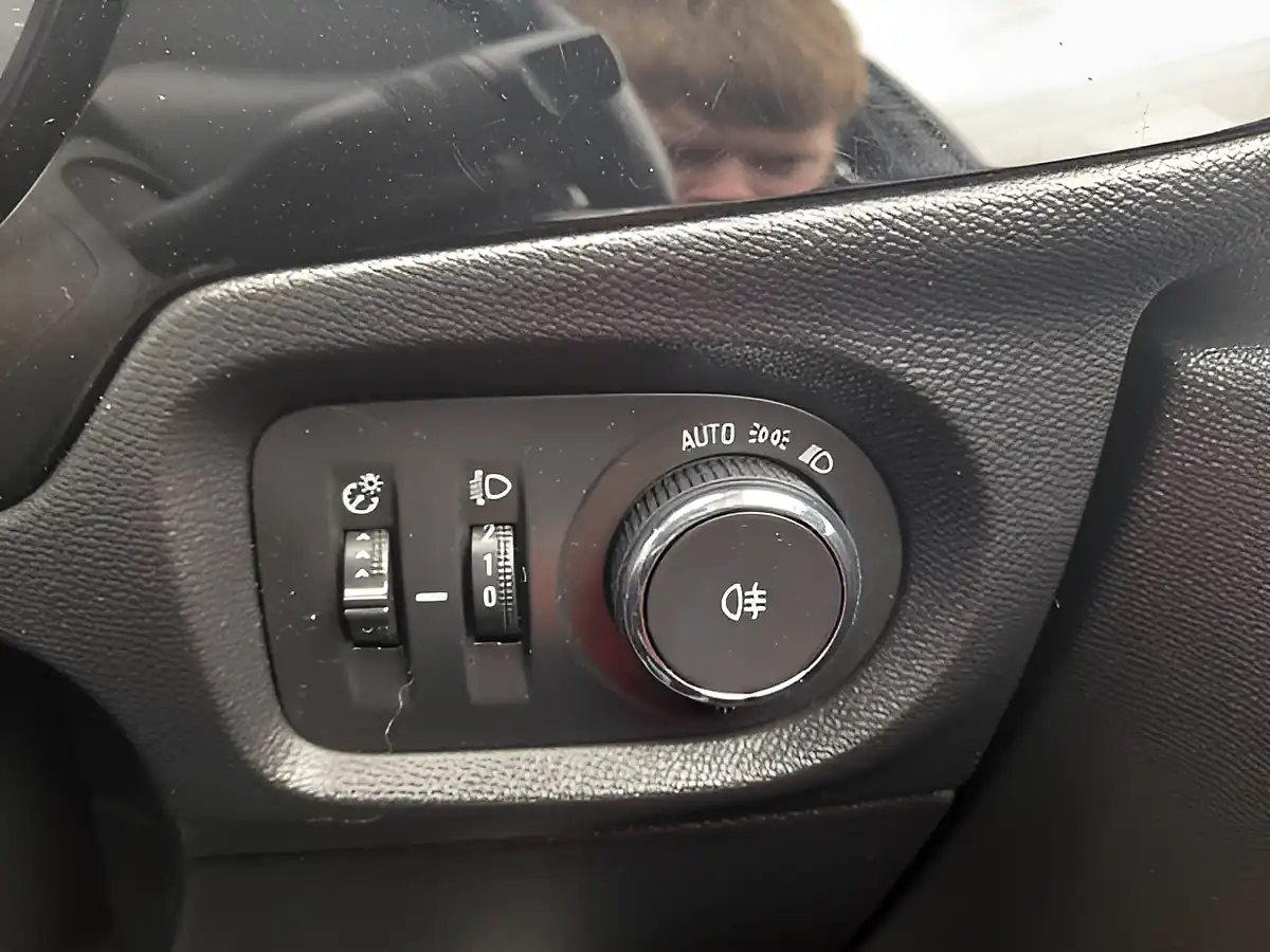 Used 2020 Vauxhall Corsa Se White - Interior and Exterior details 16