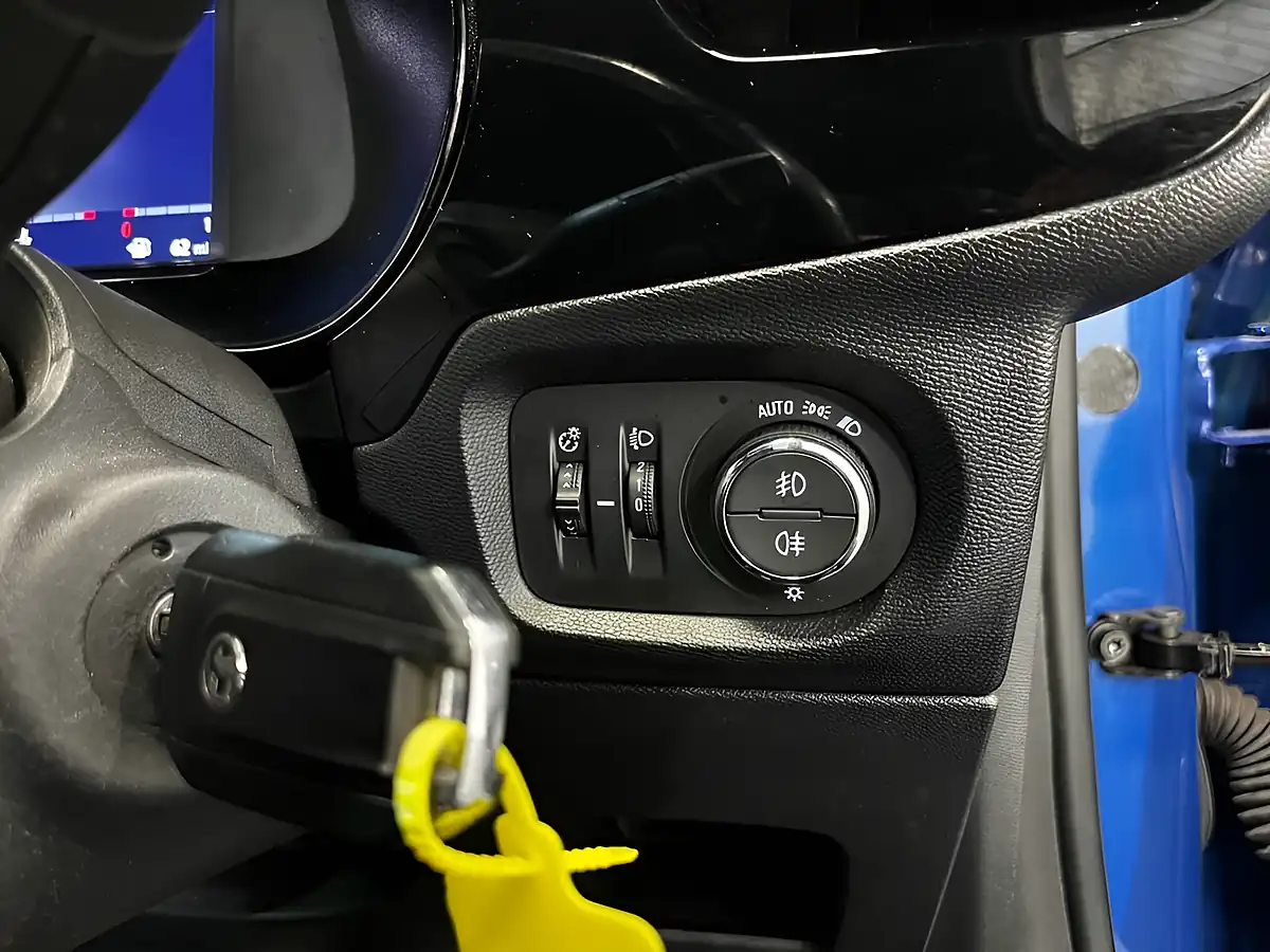Used 2020 Vauxhall Corsa Sri Blue - Interior and Exterior details 5