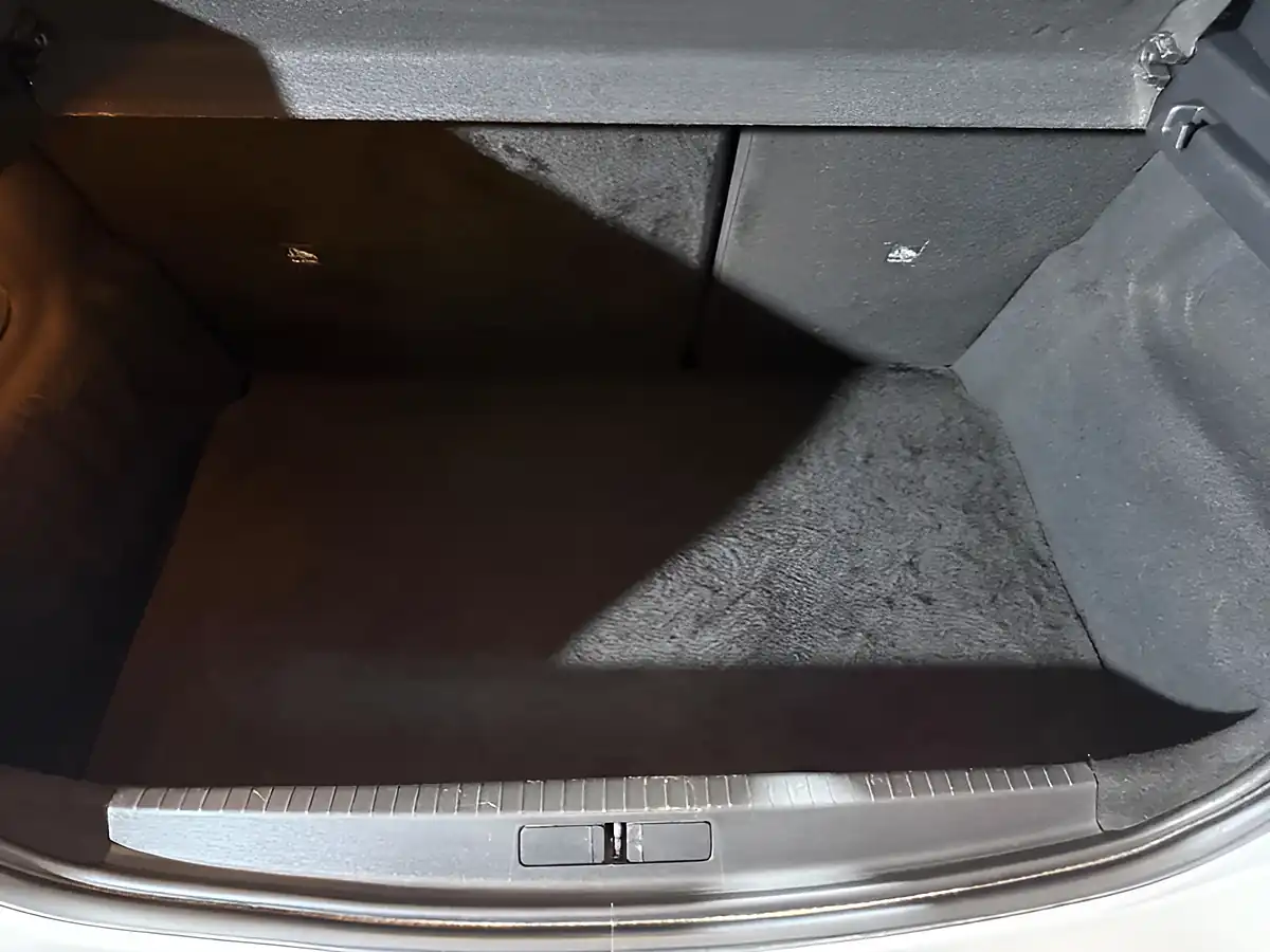 Used 2020 Vauxhall Corsa Sri White - Interior and Exterior details 17