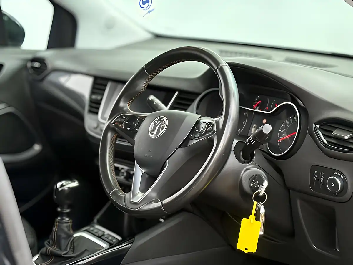 Used 2020 Vauxhall Crossland X Business Edition Nav Diamond Black - Interior and Exterior details 10