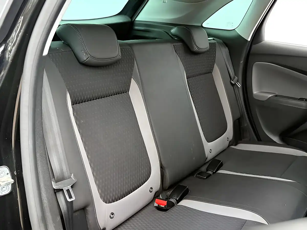 Used 2020 Vauxhall Crossland X Business Edition Nav Diamond Black - Interior and Exterior details 15