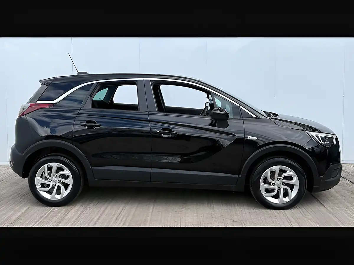 Used 2020 Vauxhall Crossland X Business Edition Nav Diamond Black - Interior and Exterior details 4