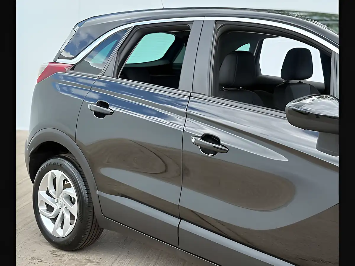Used 2020 Vauxhall Crossland X Business Edition Nav Diamond Black - Interior and Exterior details 6