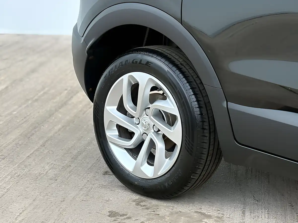 Used 2020 Vauxhall Crossland X Business Edition Nav Diamond Black - Interior and Exterior details 7