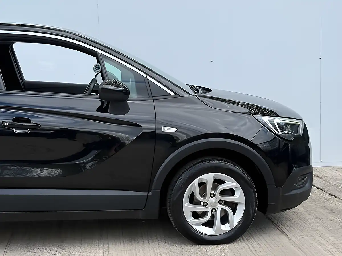 Used 2020 Vauxhall Crossland X Business Edition Nav Diamond Black - Interior and Exterior details 8