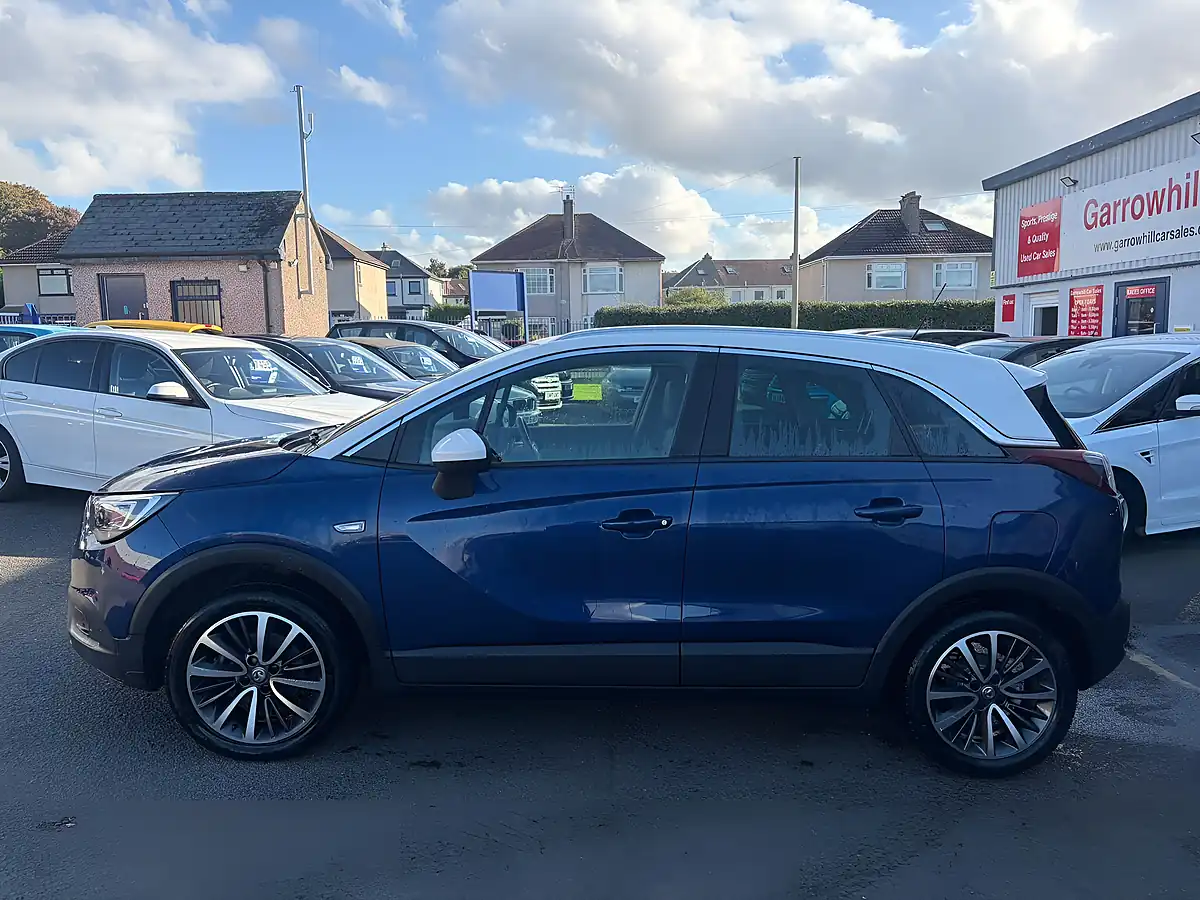 Used 2020 Vauxhall Crossland X Elite Blue - Interior and Exterior details 2