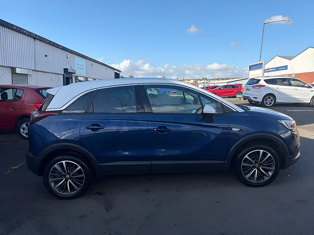 Used 2020 Vauxhall Crossland X Elite Blue - Interior and Exterior details 7