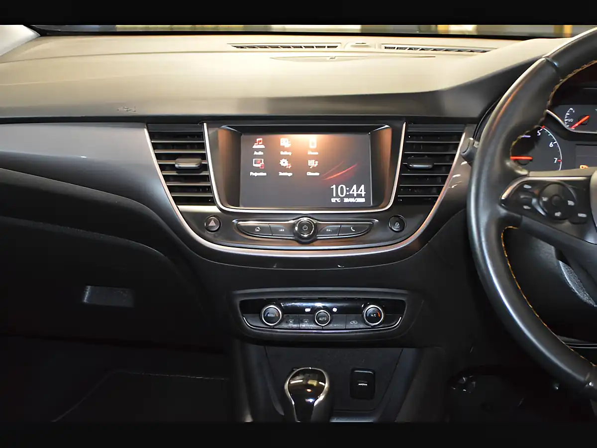 Used 2020 Vauxhall Crossland X Elite Moonstone Grey - Interior and Exterior details 15