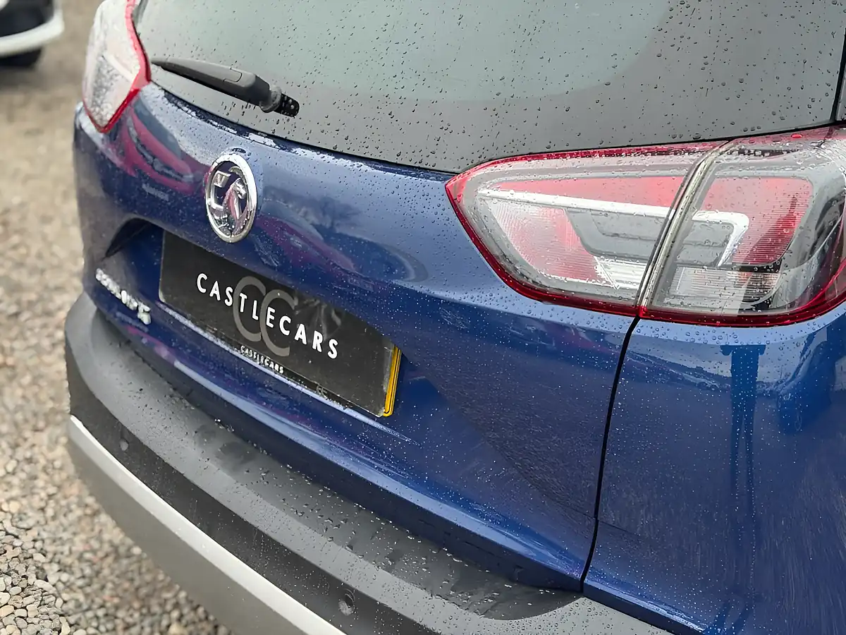 Used 2020 Vauxhall Crossland X Elite Nav Blue - Interior and Exterior details 8