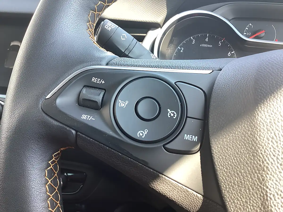 Used 2020 Vauxhall Crossland X Elite Nav Grey - Interior and Exterior details 17