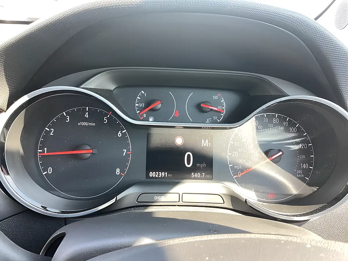 Used 2020 Vauxhall Crossland X Elite Nav Grey - Interior and Exterior details 9