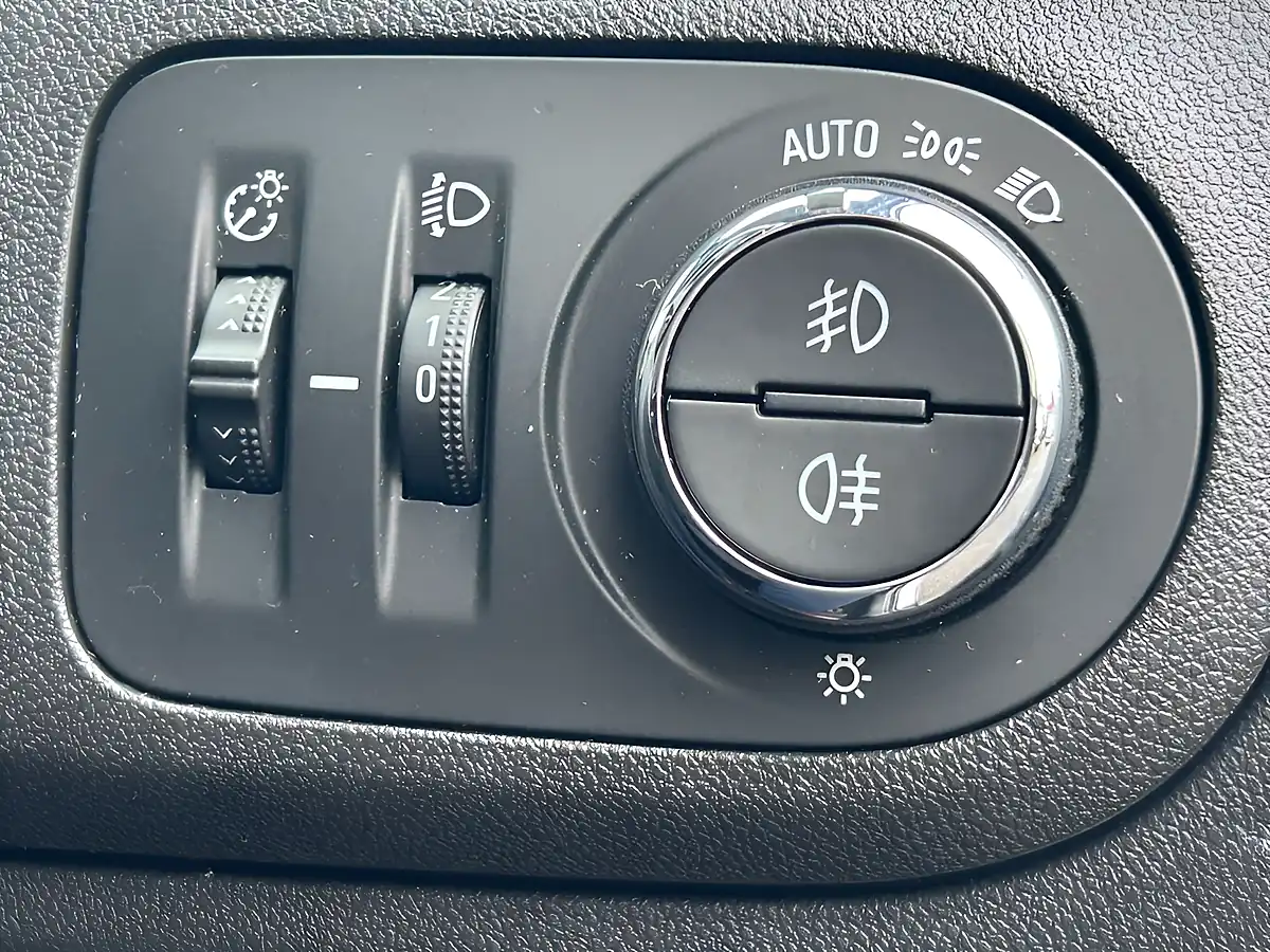 Used 2020 Vauxhall Crossland X Elite Nav Moonstone Grey - Interior and Exterior details 15