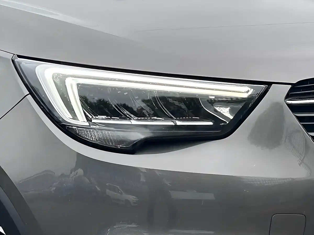 Used 2020 Vauxhall Crossland X Elite Nav Moonstone Grey - Interior and Exterior details 7